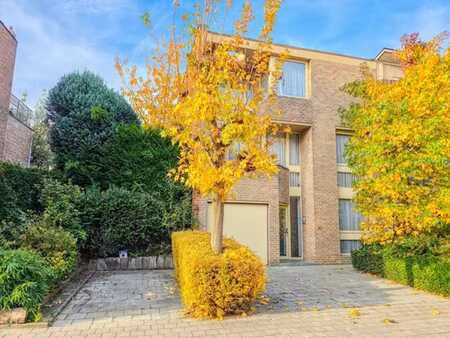 maison d'architecte 272m² 4 ch. piscine prof. lib. / bi-fam