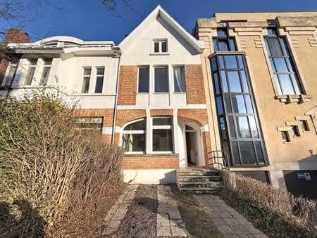 auderghem - maison 4 chambres avec jardin +/- 145m2