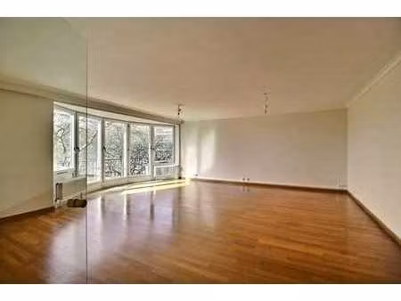 superbe appartement 2 ch + garage + cave