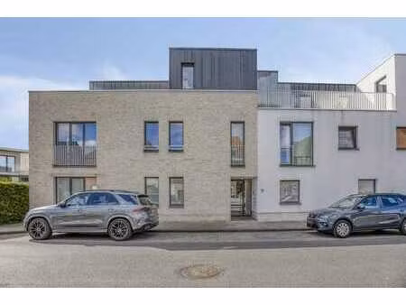 appartement au rez-de-chaussée avec garage à vendre à sint-m