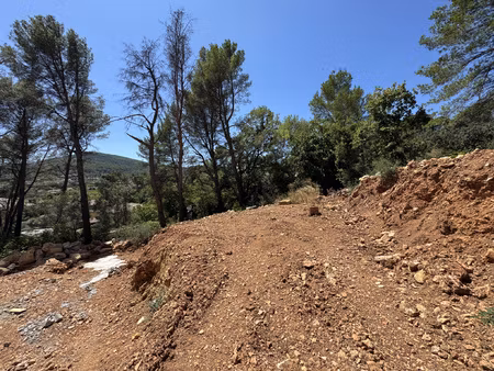 terrain viabilisé de 757 m2