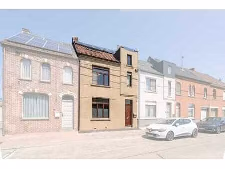 maison confortable avec 3/4 chambres et jardin