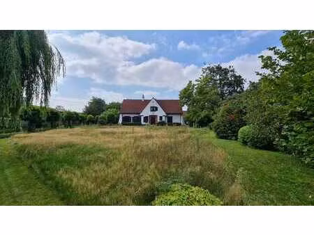 terrain avec permis de construire à vendre dans le centre de