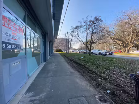 location commerce 216 m² à pau (64000)