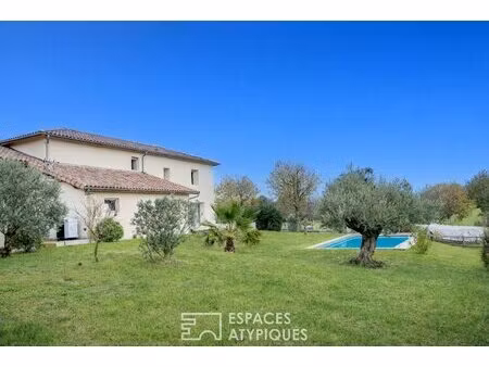 ferme rénovée avec vue dégagée sur l'ardèche