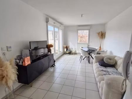 location appartement 3 pièces 67 m² à irigny (69540)