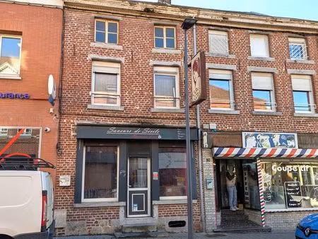 immeuble avec local commercial et appartement