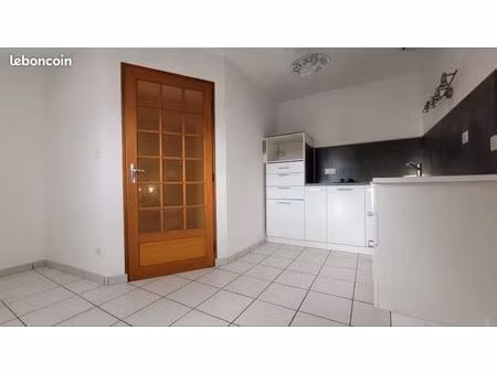 t3 agréable et lumineux centre montreuil-bellay