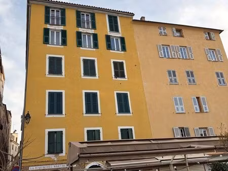 t2 hyper centre - place de la cathedrale