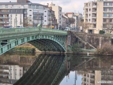 erdre-motte rouge. très agréable studio calme et lumineux