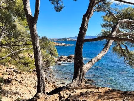 villa club avec jardin – location à l’année – parking