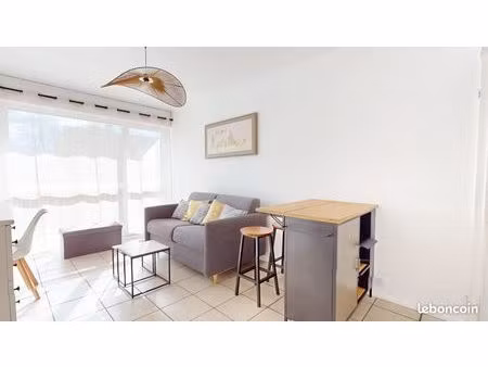 studio 1 pièce 20 m²