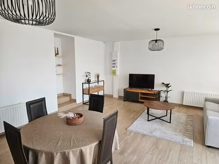 loue bel appartement meublé