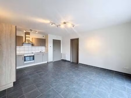 appartement à louer à ciney € 675 (lluri) - b&c immo | zimmo