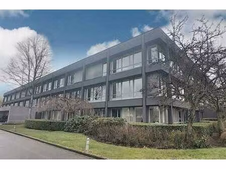 bureau rénové sur prins boudewijnlaan