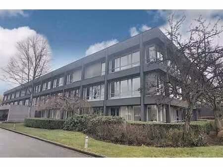 bureau rénové sur prins boudewijnlaan