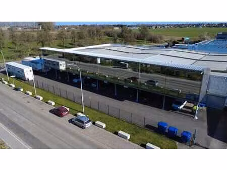 entrepôt de 1.300m² avec bureaux
