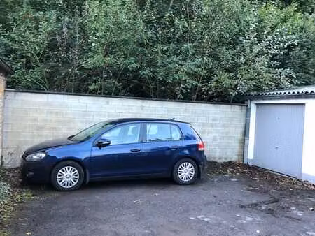 garage fermé - proche centre ville  unamur et toutes écoles