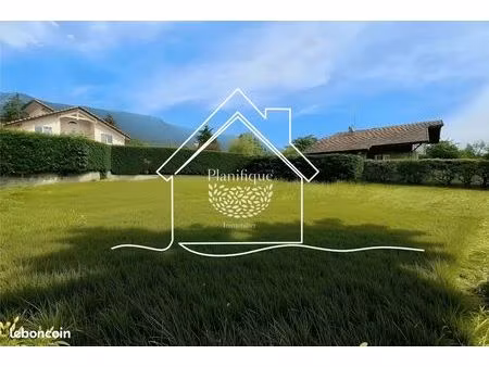 terrain 1 pièce 1000 m²