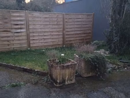 agréable t2 danjoutin centre avec jardin