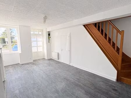 maison de caractère 93m² – 3 ch + bureau – au pied de l’abbaye – la roë