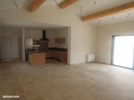 villa très récente de 2020 climatisée 4 chambres 127m2 sur terrain 522m2 + garage isolé + 