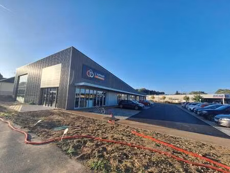 location bureaux et commerces à baugé (49150) : à louer / 452m² baugé