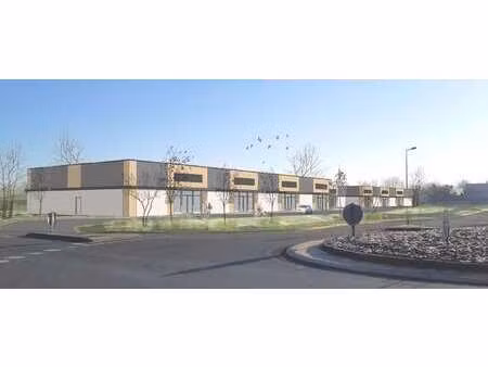 location bureaux et commerces à maze (49630) : à louer / 1010m² maze