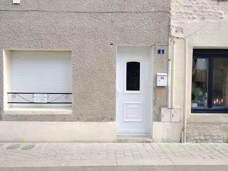 location appartement t1 à port-en-bessin-huppain (14520) : à louer t1 / 22m² port-en-bessi