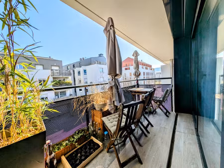 t2 récent de 49 m2 dernier étage terrasse proche centr