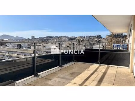 marseille 6ème – dernier étage avec terrasse et vue notre-dame de la garde