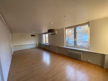 bureaux à louer de 173 m² à mulhouse  proche commodités et transports