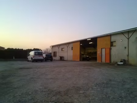 location locaux professionnels 294 m² à villegailhenc (11600)  1 225 €