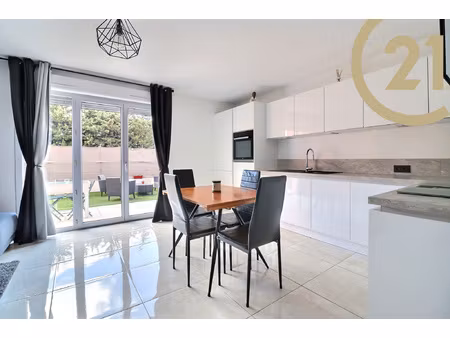 frejus proche commodites - appartement 3 pièces en rez-de-ja