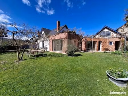 appartement 9 pièces 197 m²