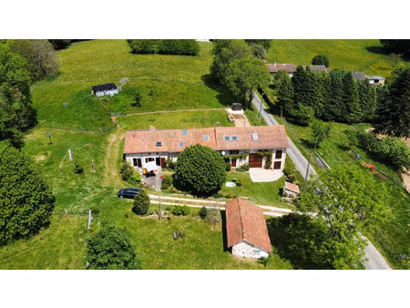 joli ensemble immobilier à la campagne  4 ou 5 logis  idéal