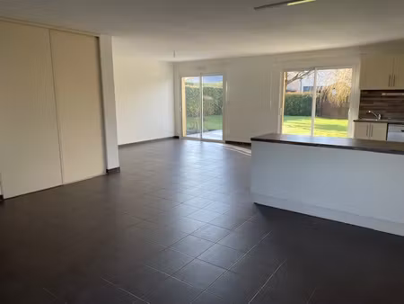 plain pied 3 chambres avec combles aménageables  sur 620m² de terrain clos