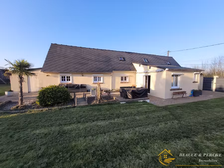 a 6 kms d'illiers-combray