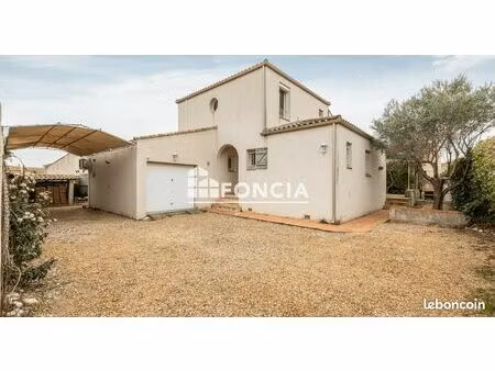 villa t5 avec terrasse  jardin  garage et jacuzzi