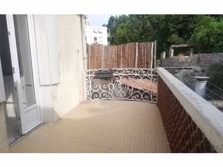 location appartement  m² t-2 à alès  580 €