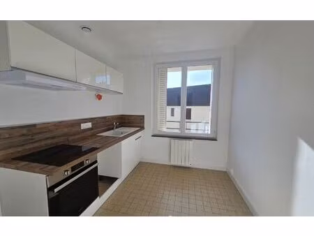 location appartement  m² t-3 à fère-en-tardenois  690 €