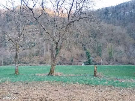 terrain de loisir bord du doubs – pêche / bateau – laissey
