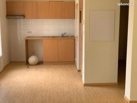 à louer t2 à cadalen