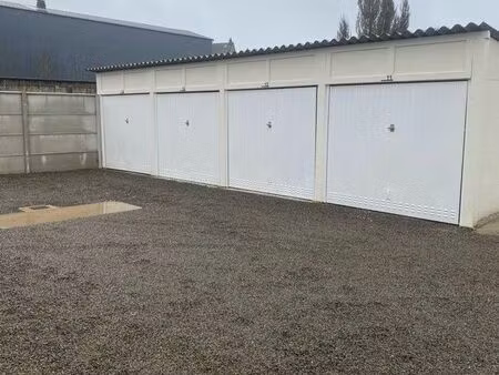loue garage 12 5m2