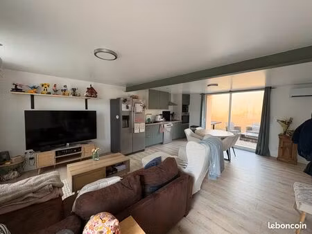 a louer t3 avec cour