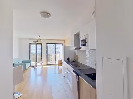 location appartement 2 pièces 43 m² à velizy-villacoublay (78140)  1 430 €