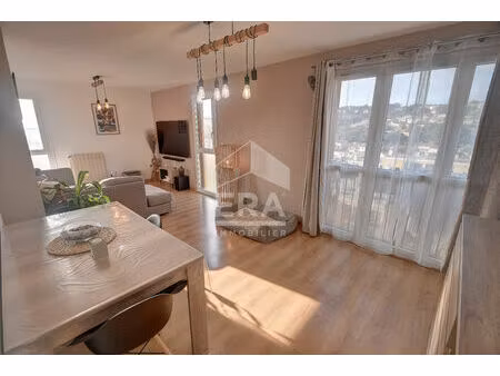 les pennes mirabeau - appartement meublé t3 de 68m2 + 1 balcon de 3m2
