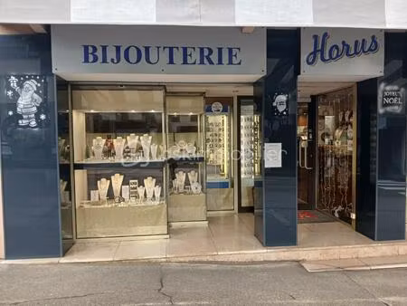 fonds de commerce à la rochette