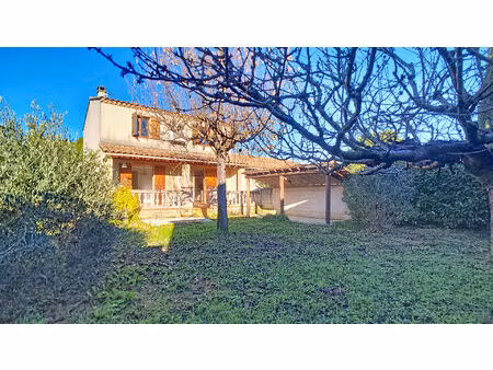 maison de 90 m² avec garage et jardin à louer à caromb