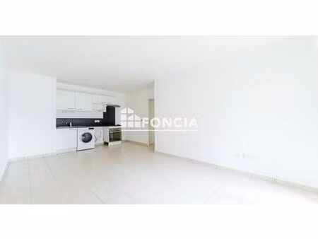 appartement t3 avec stationnement